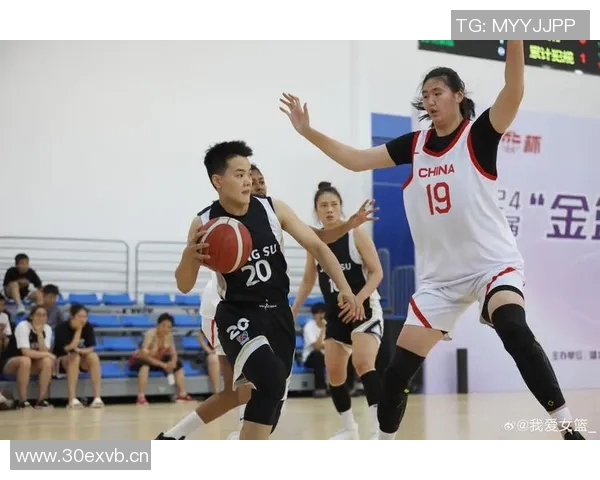 武汉篮球队的灵活性揭秘:从战术到球员的多样化探索 武汉篮球队的灵活性揭秘:从战术到球员的多样化探索